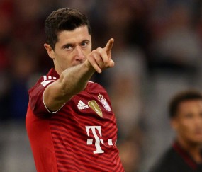 壹号-包含莱万多夫斯基遭遇二十持续失利，切尔西教练压力巨大！赛场气氛高涨的词条