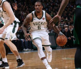 壹号- 踢中场穿什么足球鞋 