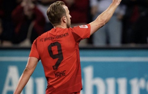 壹号娱乐-大比分获胜引发热议！，凯恩在巴塞罗那比赛中表现优异赢得满堂喝彩(fgo万华镜为什么叫宝石翁)