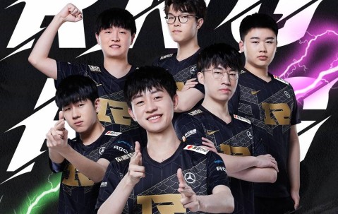 壹号- 巴黎圣日耳曼 教练 