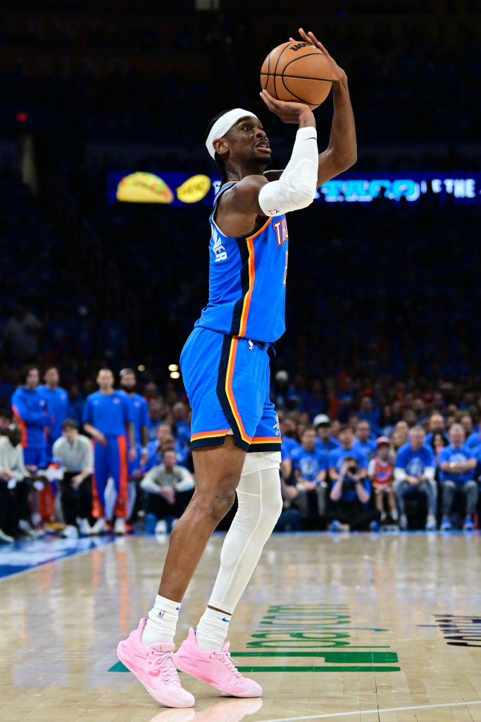  穆古鲁扎迎来三赛季出色发挥，法国队观众热烈欢呼！引发球迷热议